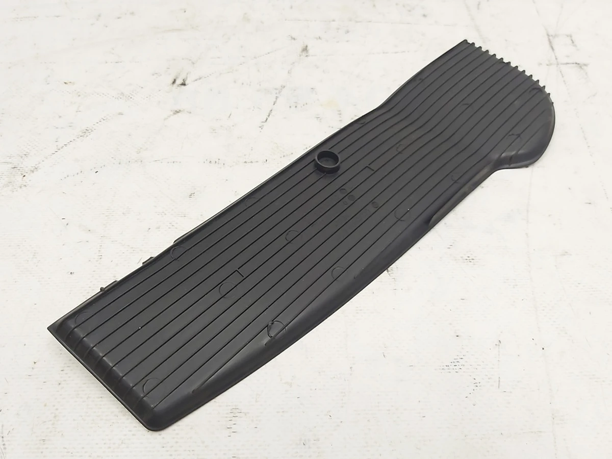 9 Коврик кармана двери передней левой BASE Tesla model 3 1111453-00-D