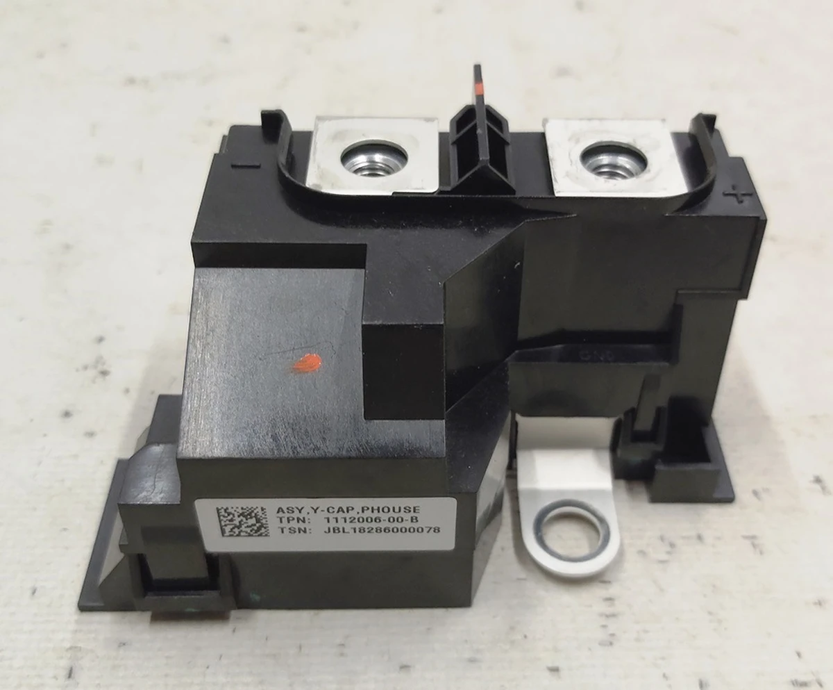 Low voltage main battery connector Tesla model 3 1112006-00-B