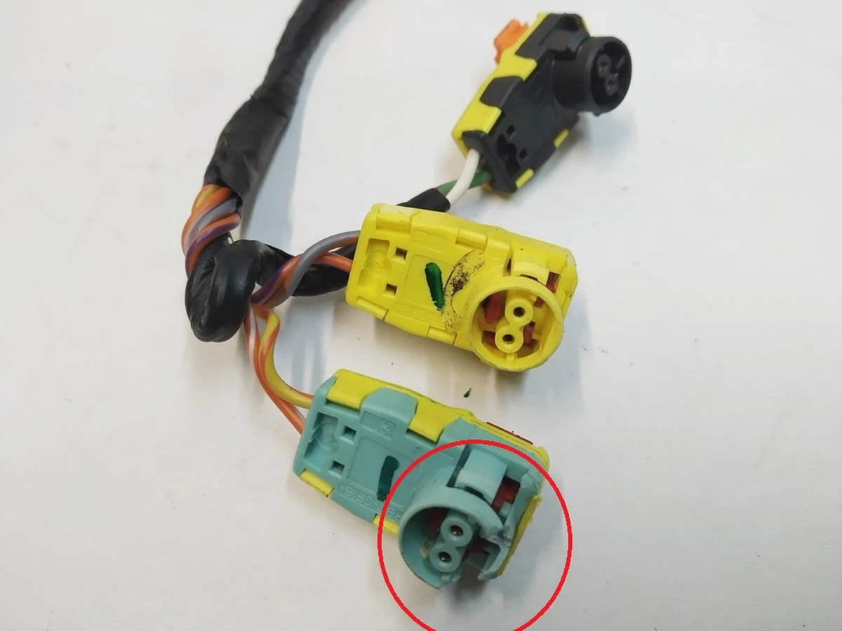 5 M3 - DAB HARNESS ASSY (damaged) Tesla model 3, model Y 1112060-00-B