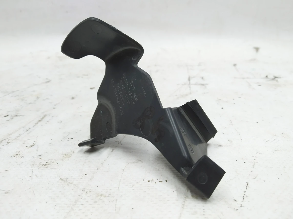 8 Накладка декоративна петлі капота правий Tesla model 3 1112072-00-A