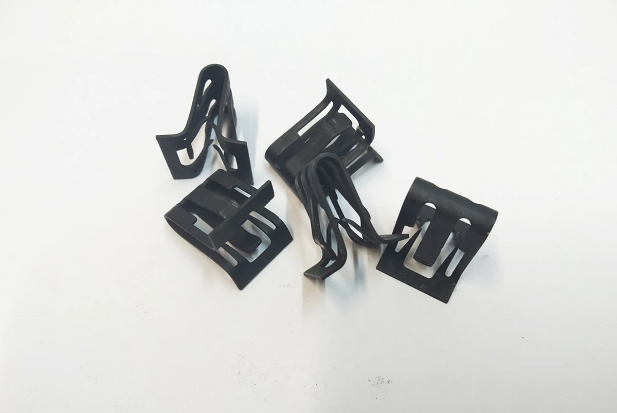 12 Кліпса (скоба) обшивки стелі ,6.5,0.7-1.5G Tesla Model 3, Model Y 1112238-01-A