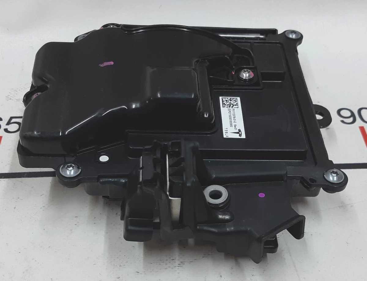 Electronic fuse block REV01 assembly Tesla model X 1112379-01-J