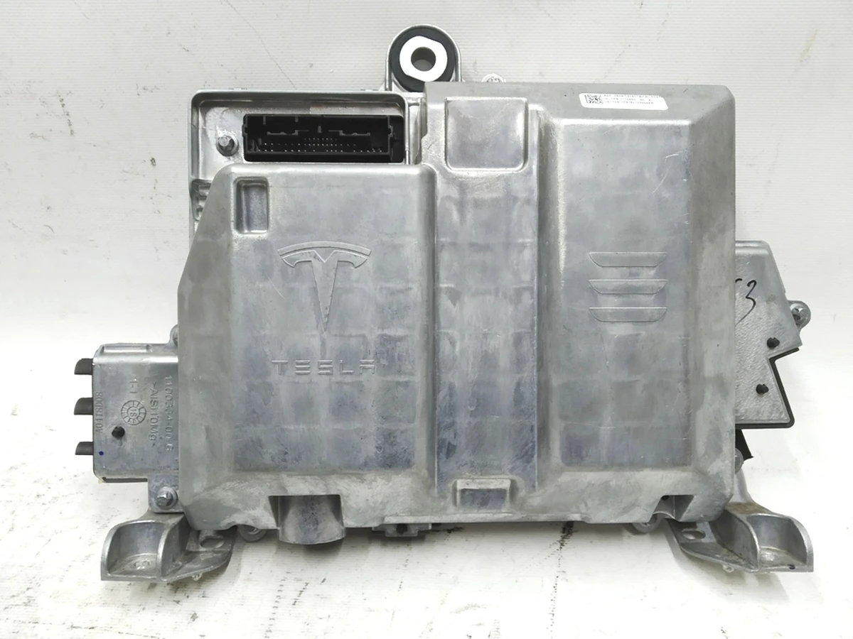 1 Боди контроллер передний Tesla model 3 1118182-12-K