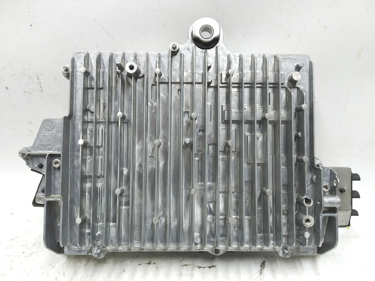 1 Боди контроллер передний Tesla model 3 1118182-12-K