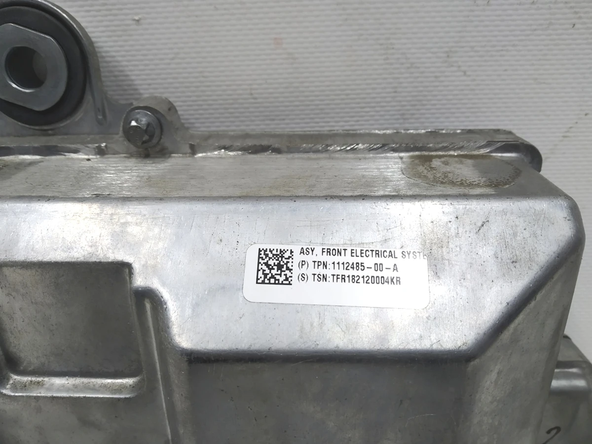 1 Боді контролер передній Tesla model 3 1118182-12-K