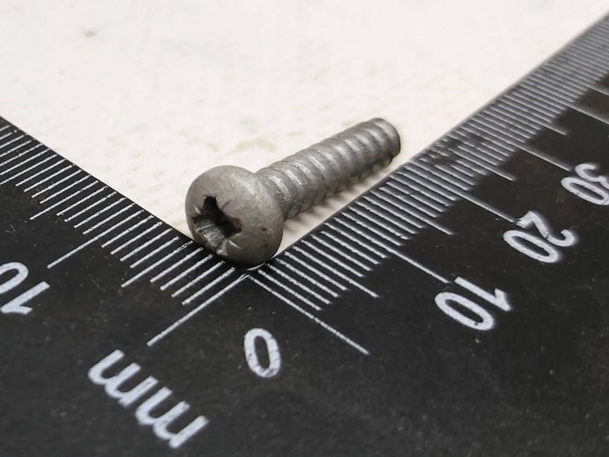 8 Гвинт кріплення приводу замка передніх лівих/правих дверей Tesla model X 1115332-00-B