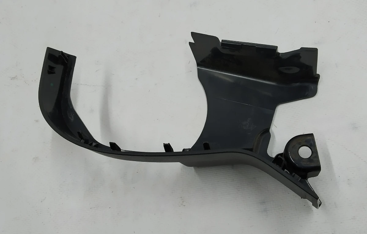 Кронштейн кріплення накладки декоративної нижньої лівої правого одинарного сидіння 2-го ряду Tesla model X 3123720-03-A