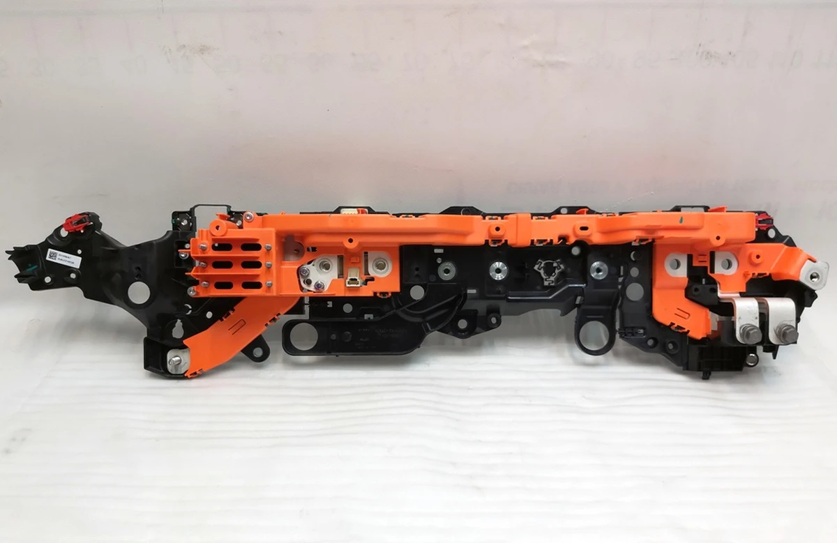 Панель управления пентхауса основной батареи в частином сборе Tesla model 3 1666968-00-C