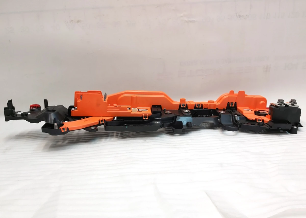 Панель управления пентхауса основной батареи в частином сборе Tesla model 3 1666968-00-C