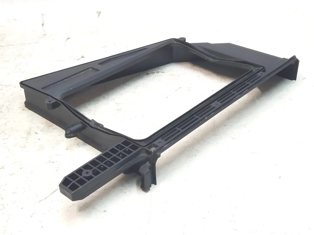 7 Воздухозаборник климатической установки (печки салона) INLET впускной патрубок нижний корпус фильтра угольного Tesla Model X 1116133