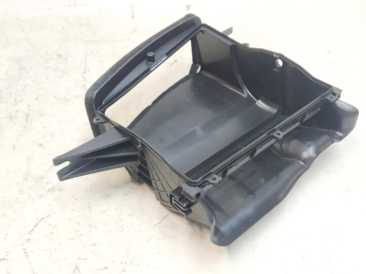 Воздухозаборник климатической установки (печки салона) INLET впускной патрубок верхний Tesla Model X 1116133