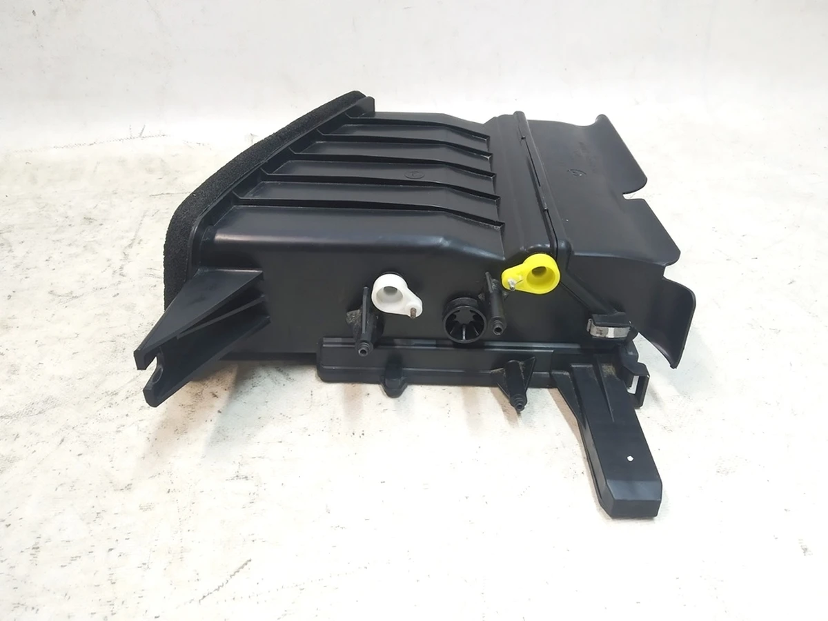 Повітрозабірник кліматичної установки (пічки салону) INLET впускний патрубок верхній Tesla model S 6007378-00-Q