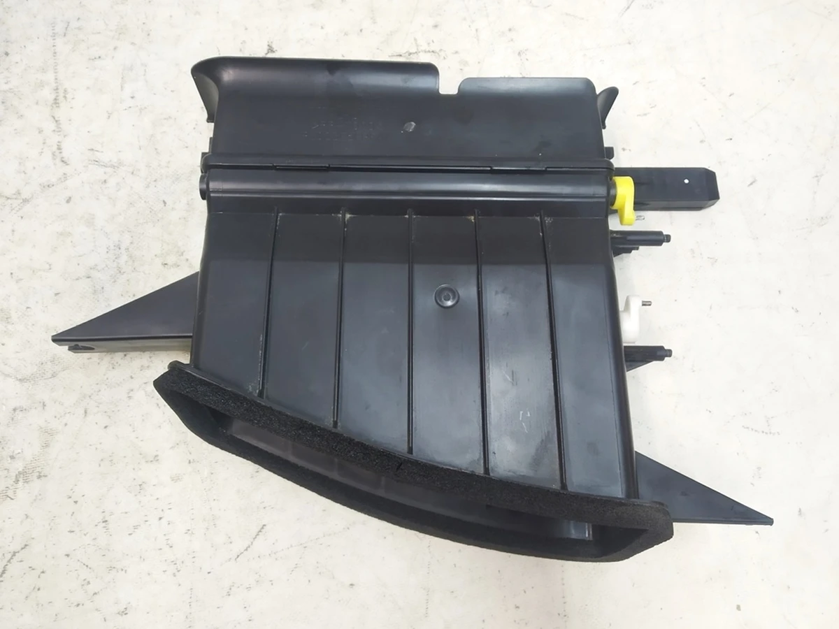 Повітрозабірник кліматичної установки (пічки салону) INLET впускний патрубок верхній Tesla model S 6007378-00-Q