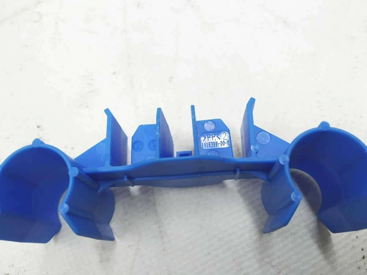 Tesla model 3 1116398-00-D main battery thermoregulation system fittings