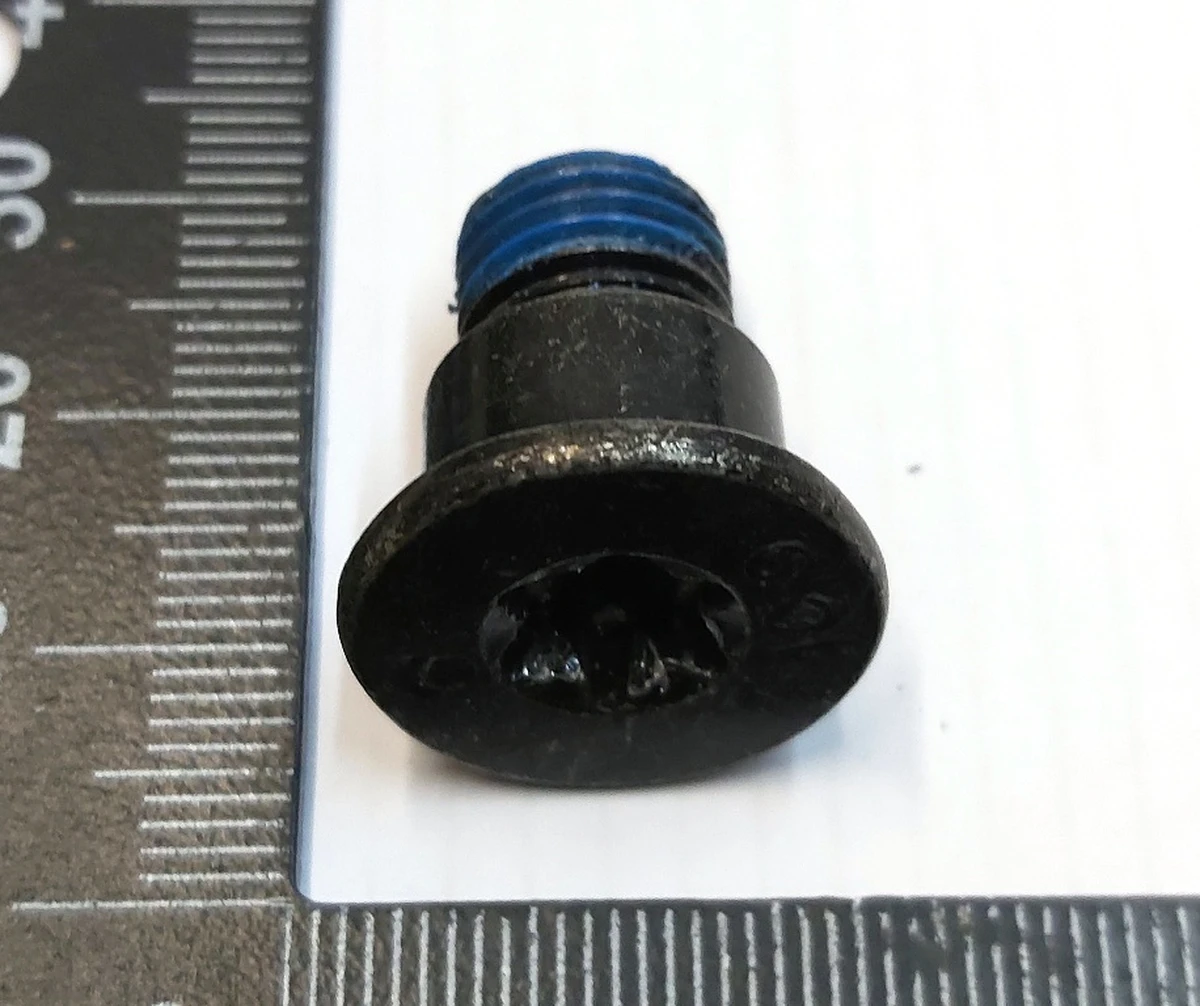 9 Болт M3 - M8x1.5 25mm HA70 captured fastener Tesla model Y 1117247-00-A