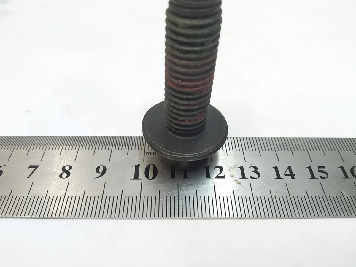 6 Болт замка ременя безпеки 2-го ряду HF,M12X40,STL[109],ZN,ADH,MAT Tesla Model 3, Model 3 Jan 2024 1117252-00-A