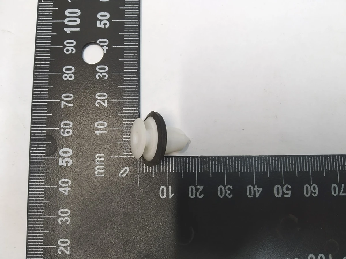 5 TRIM CLIP,8.5MM,0.7-1.6,RING,SEAL,POM white Tesla Model 3, Model Y 1117701-00-A