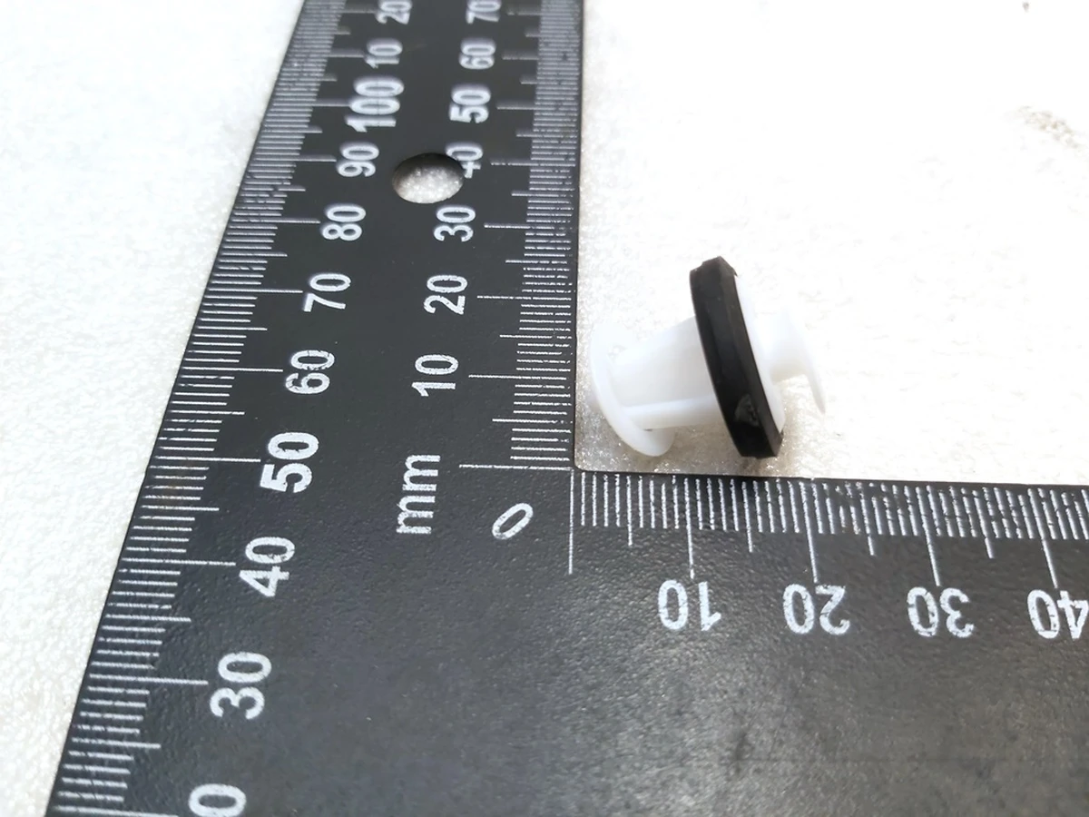 5 TRIM CLIP,8.5MM,0.7-1.6,RING,POM white Tesla model 3, model Y 1117701-00-A