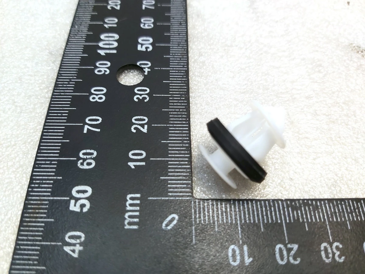 5 TRIM CLIP,8.5MM,0.7-1.6,RING,POM white Tesla model 3, model Y 1117701-00-A