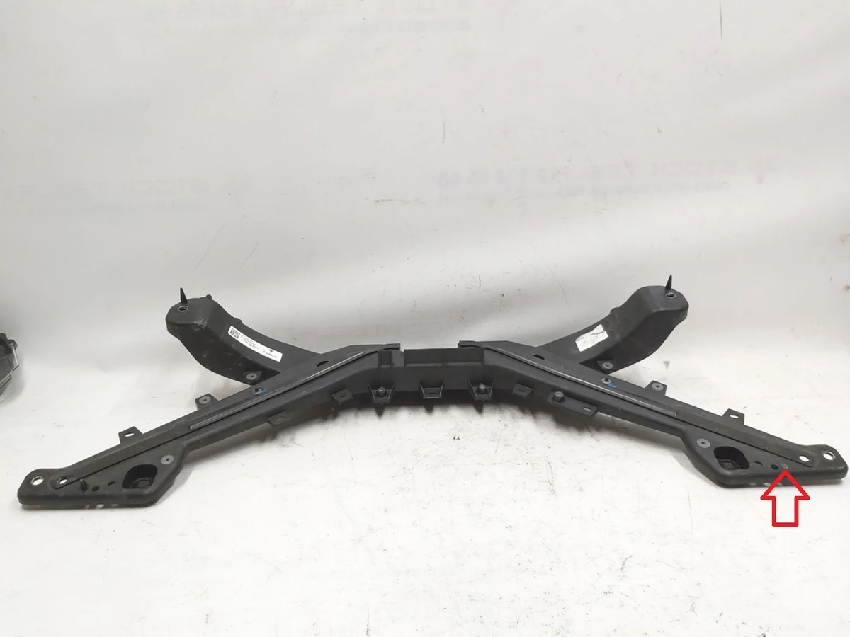 1 Панель радіаторів (пластик) RWD із пошкодженням Tesla model 3 1110240-00-F