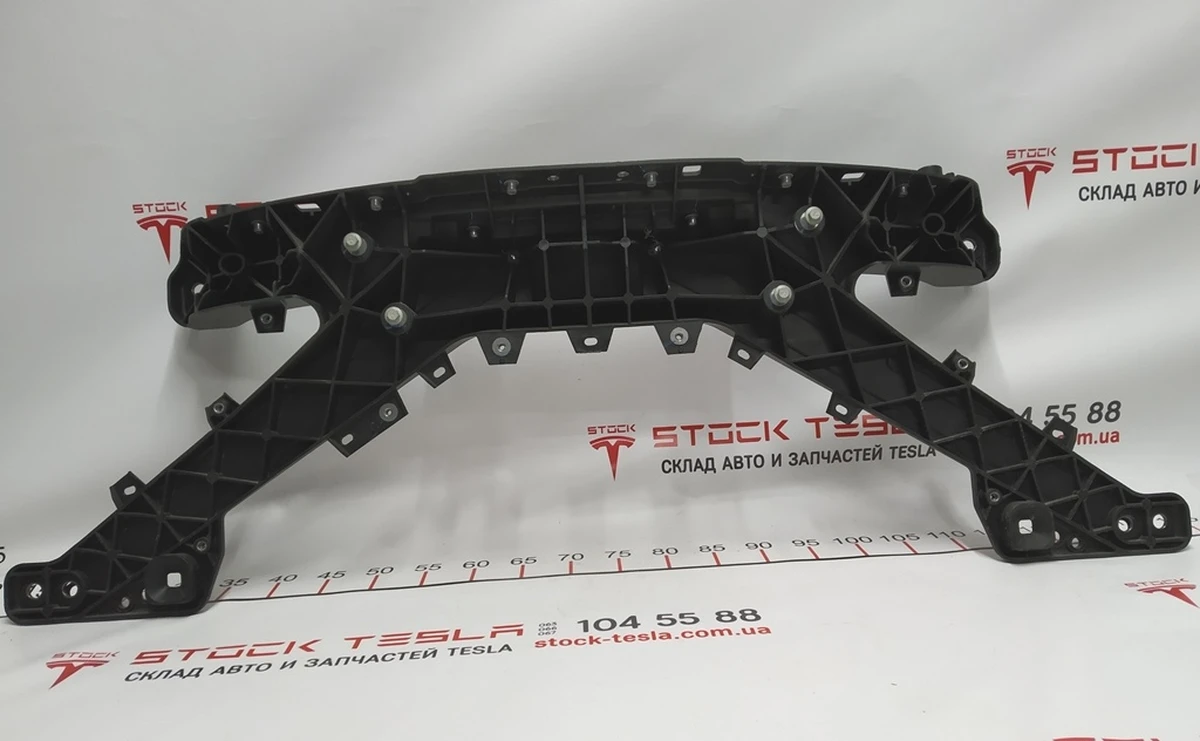 1 Панель радіаторів (пластик) RWD Tesla model 3 1110240-00-B