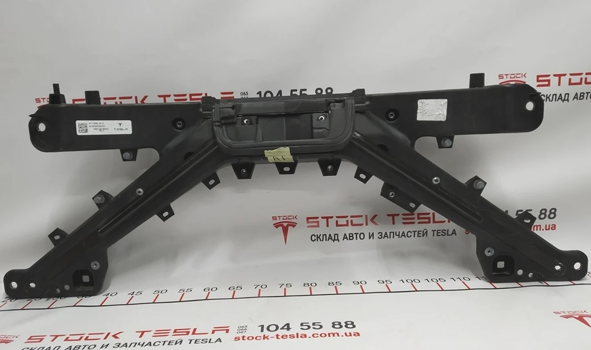 1 Панель радіаторів (пластик) RWD Tesla model 3 1110240-00-B