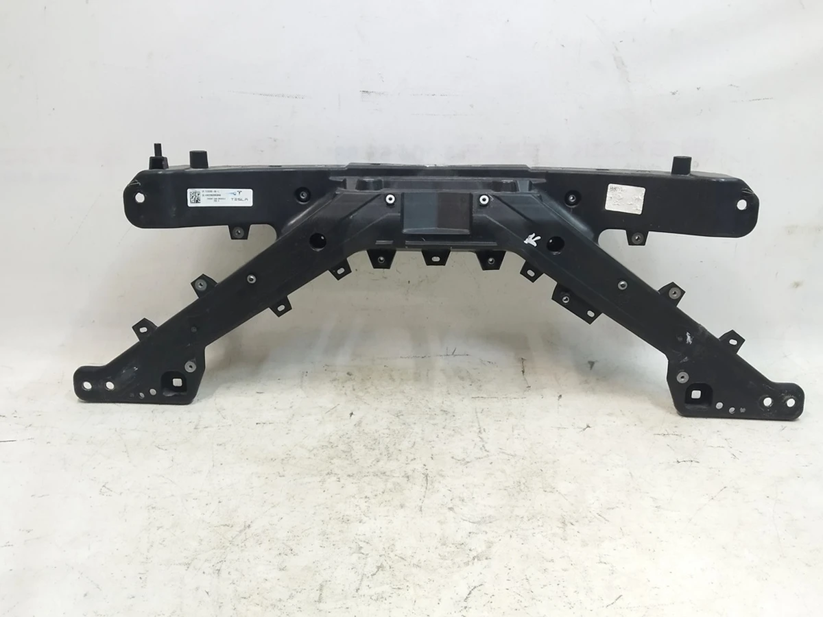 1 Панель радіаторів (пластик) відновлений Tesla Model 3 1110240-00-B