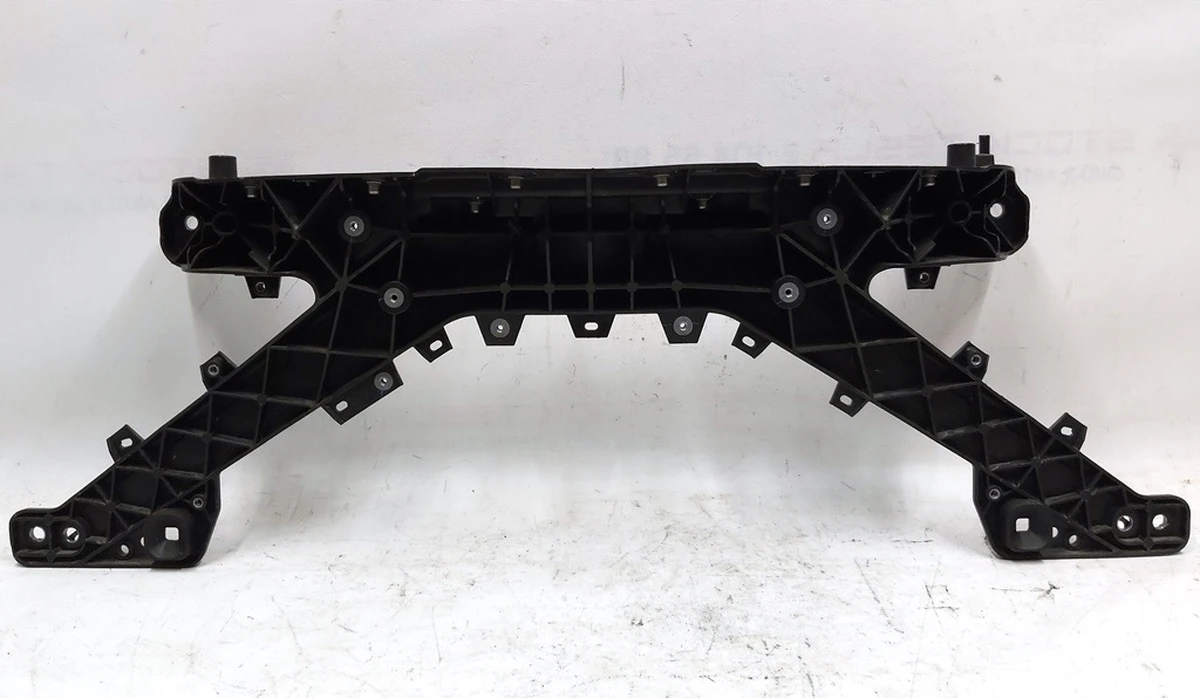 Панель радиаторов (пластик) RWD Tesla model 3 1110240-00-B