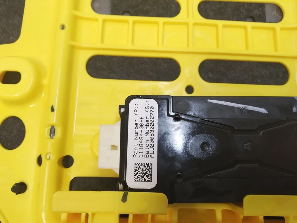 5 Механизм регулировки поясничного упора сиденья 1-го ряда в сборе Tesla model 3, model Y 1118494-00-J