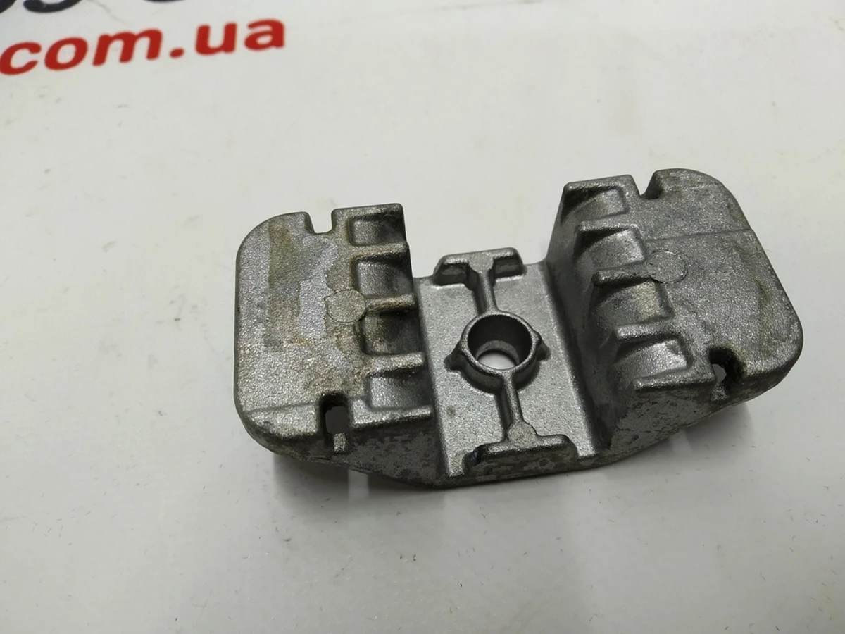 6 12V BATTERY, UPPER TIE-DOWN BRACKET Tesla model 3 1118599-00-C