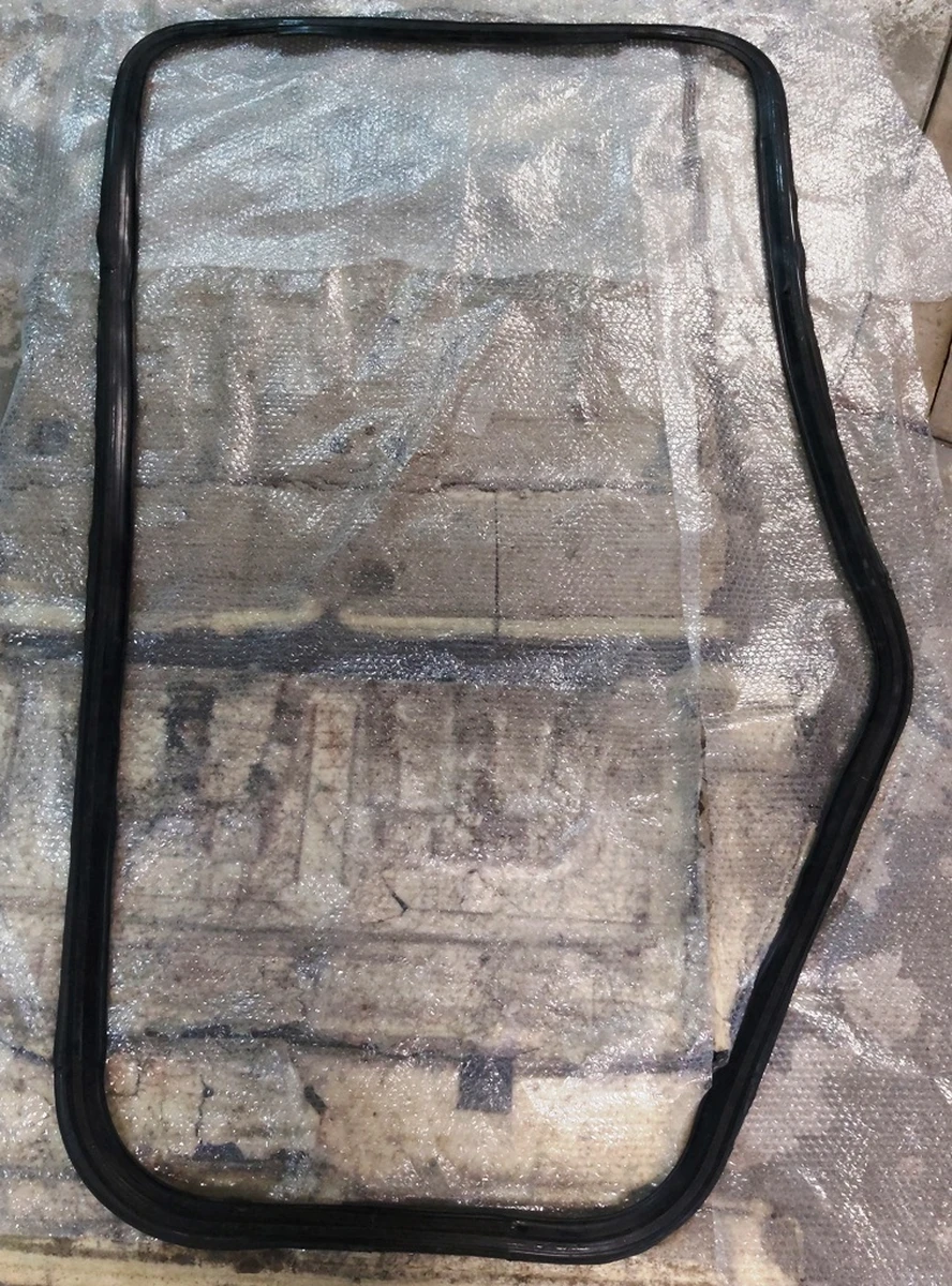 5 Ущільнювач дверей заднього правий (широкий) Tesla model X 1118638-00-F