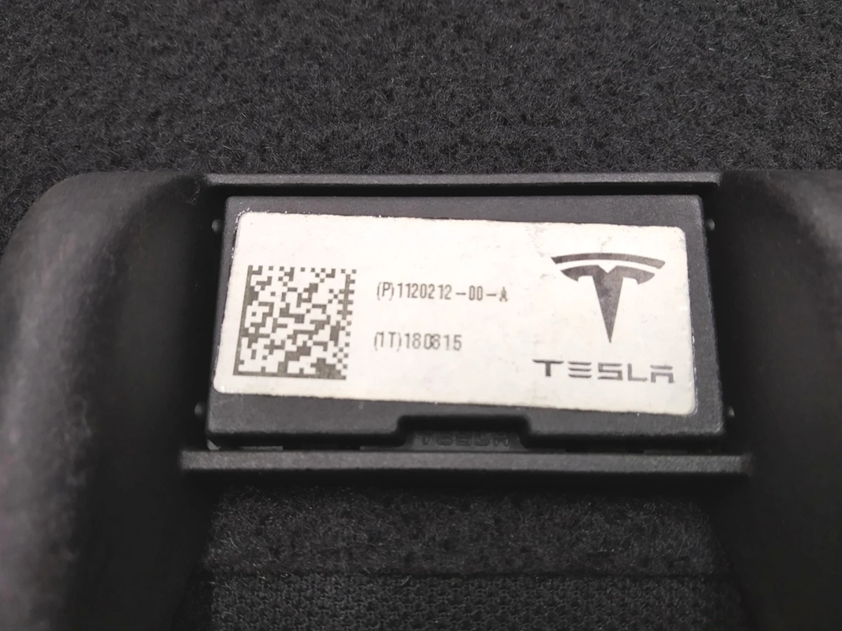 1 Полиця багажного відсіку верхня Tesla model S, model S REST 1120212-00-A