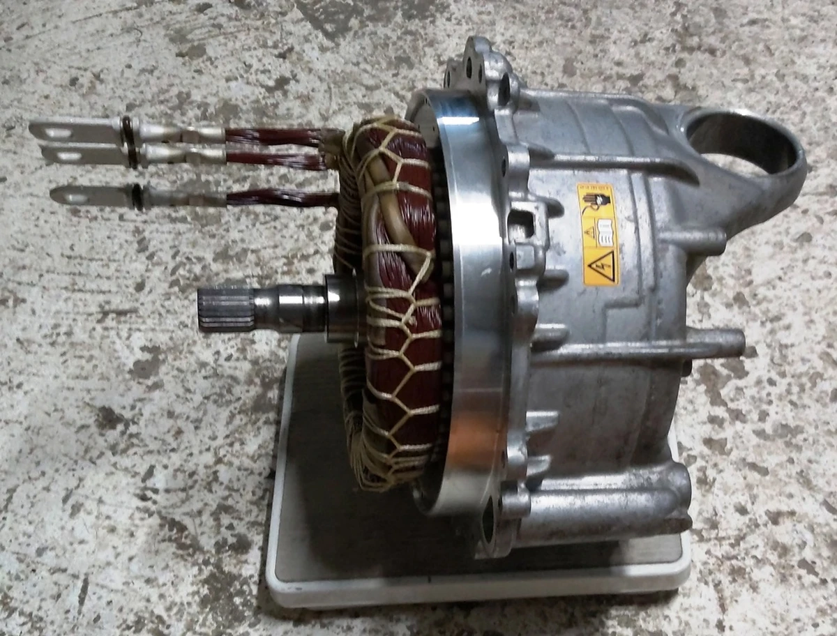 4 Мотор передний (статор-ротор) без резольвера Tesla Model 3 1120960-00-F