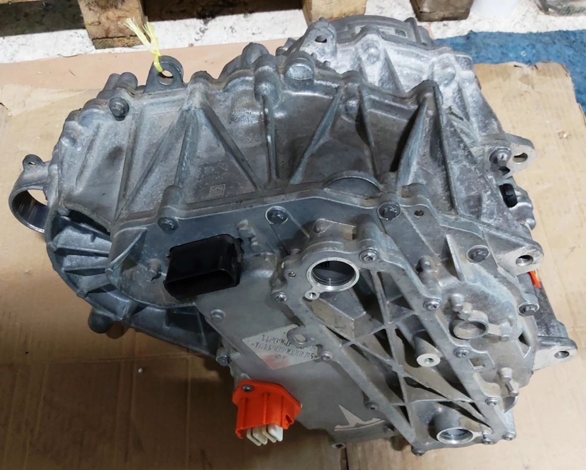 1 Мотор передній без теплообмінника, масляних фільтр, насоса, штуцерів інвертора, сайлентблоків Tesla model 3, model Y 1120960-00-F