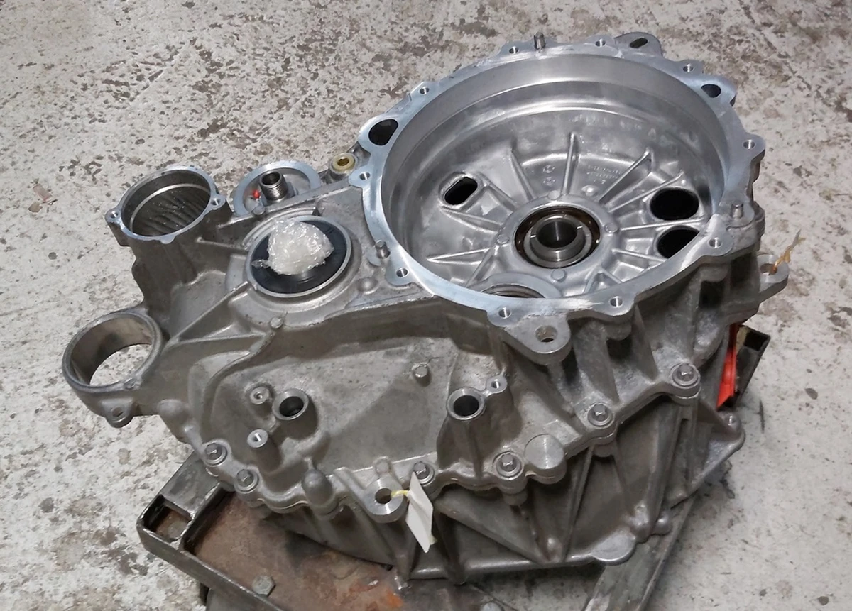 1 Мотор передній без статора-ротора та навісного обладнання Tesla model 3, model Y 1120960-00-F