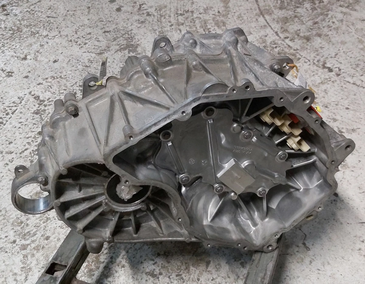 1 Мотор передній без статора-ротора та навісного обладнання Tesla model 3, model Y 1120960-00-F