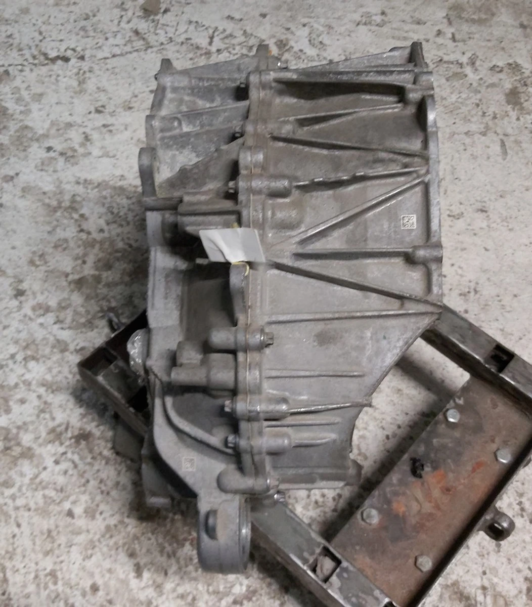 1 Мотор передній без статора-ротора та навісного обладнання Tesla model 3, model Y 1120960-00-F