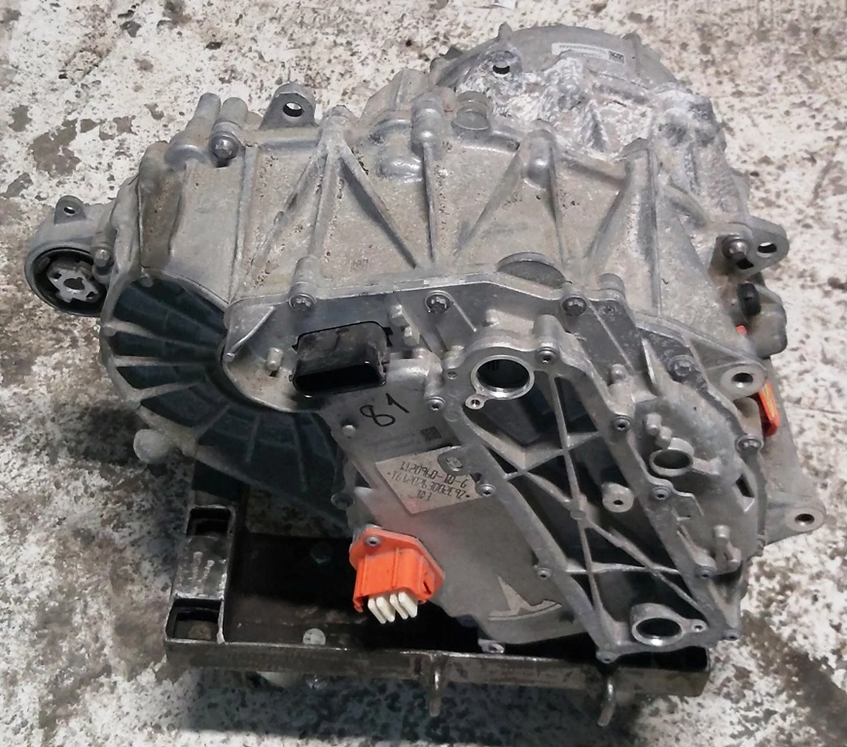 1 Мотор передний 3DU без теплообменника,маслянных фильтра,насоса,штуцеров инвертора Tesla model 3, model Y 1120960-10-H