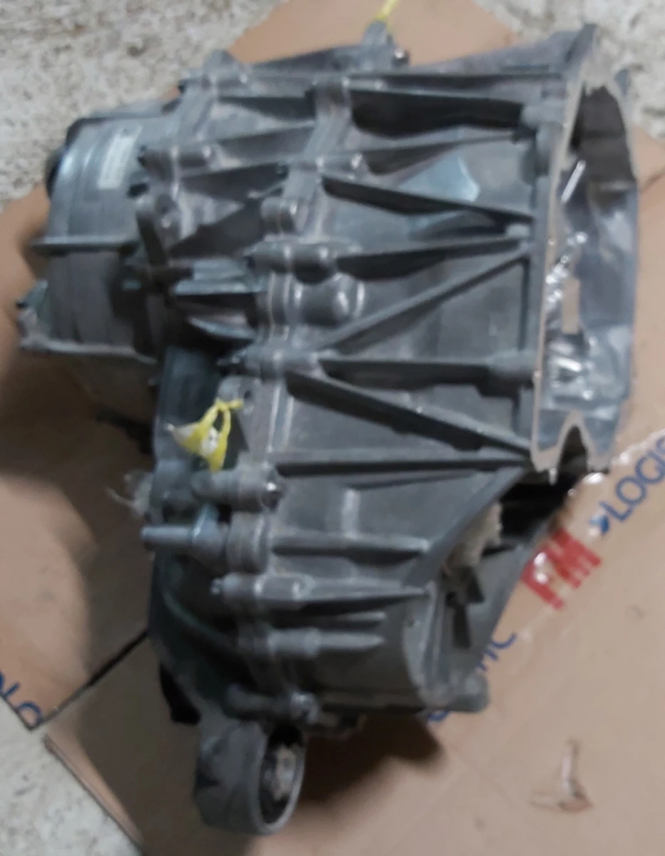 1 Мотор передній 3DU,GLOBAL без теплообмінника,фільтра,насоса,штуцерів,інвертора з пошкодженням Tesla model 3, model Y 1120960-10-G