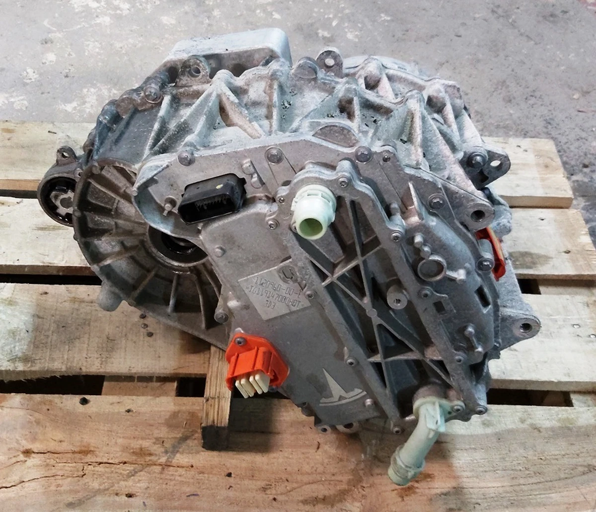 1 Мотор передній у зборі Tesla model 3, Y 1120960-00-E