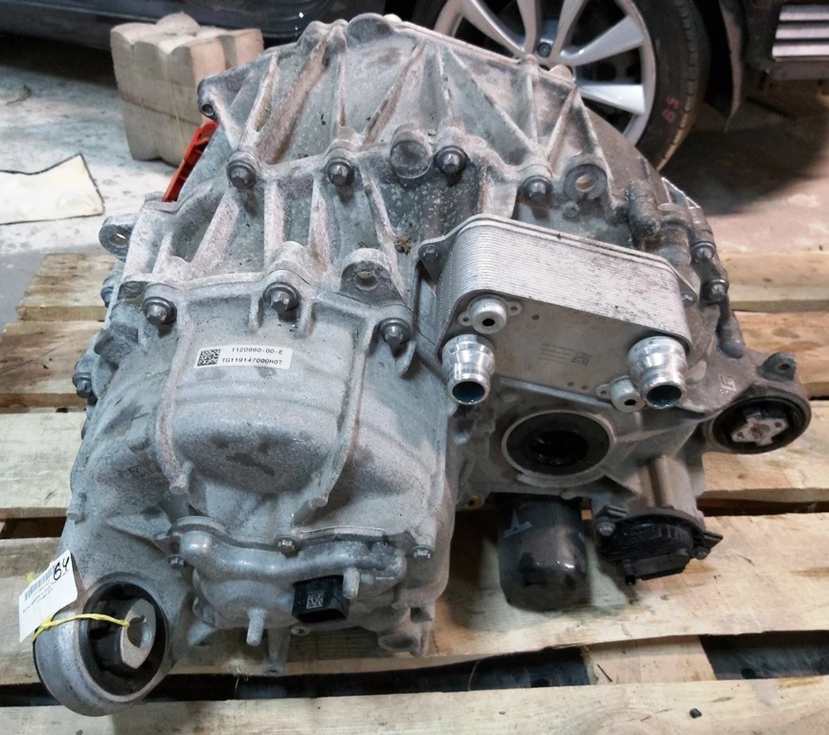 1 Мотор передній у зборі Tesla model 3, Y 1120960-00-E