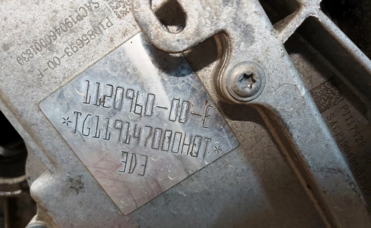 1 Мотор передній у зборі Tesla model 3, Y 1120960-00-E