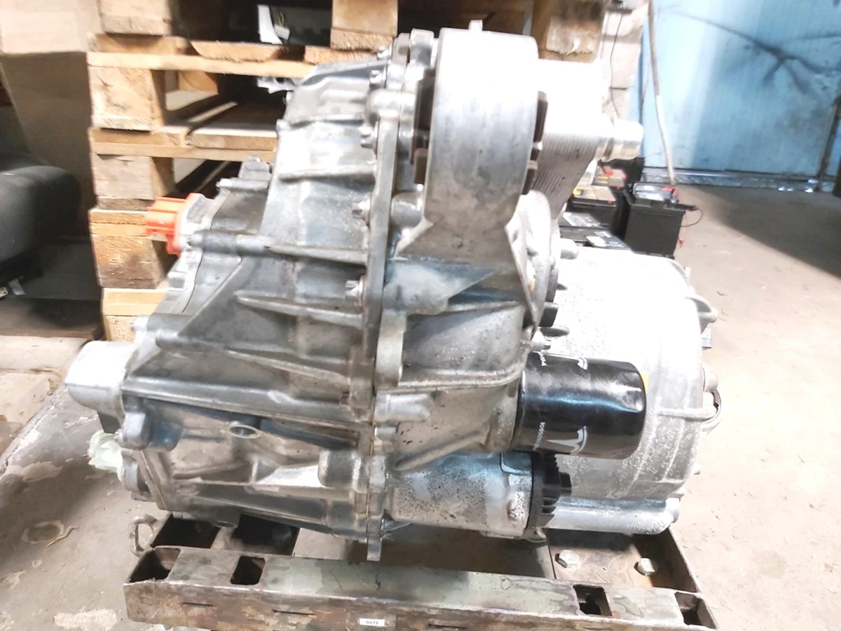 1 Мотор задний MOSFET в сборе с повреждением Tesla model 3 1120980-00-C