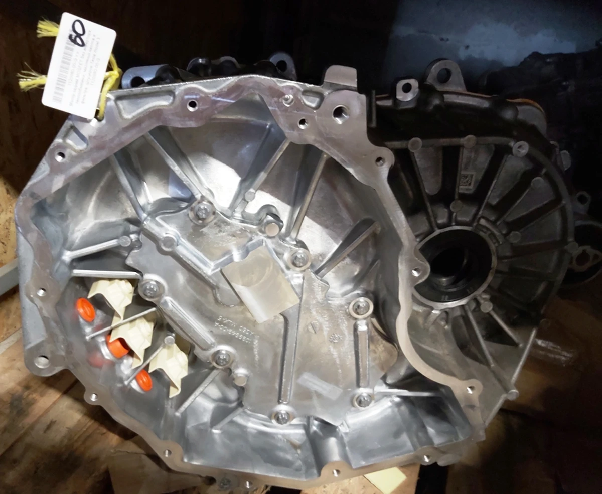 1 Мотор задній MOSFET без інвертора, теплообмінника, масляного насоса та фільтра, штуцерів Tesla model 3 1120980-00-G