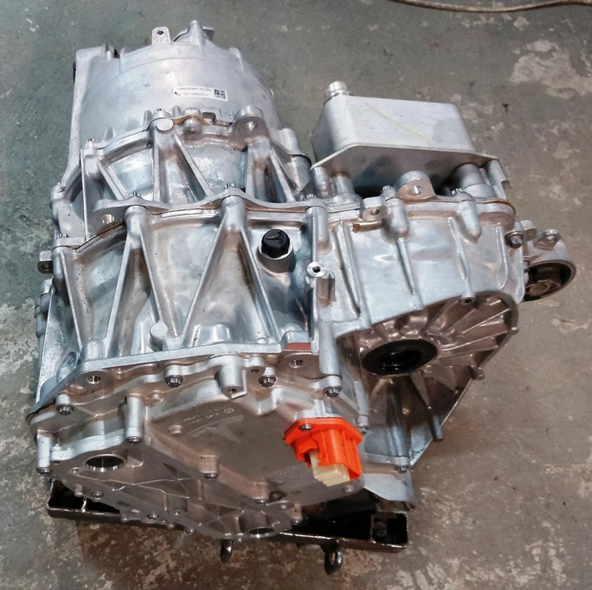 Мотор задний 1120980 MOSFET PERFORMANSE без инвертора, штуцеров, маслянного фильтра Tesla model 3, model Y 1120980-00-J