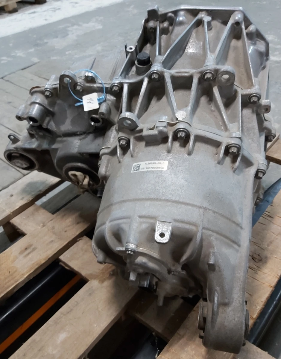 1 Мотор задній MOSFET в частковому зборі без інвертора, масляного насоса та фільтра Tesla model 3 1120980-00-G