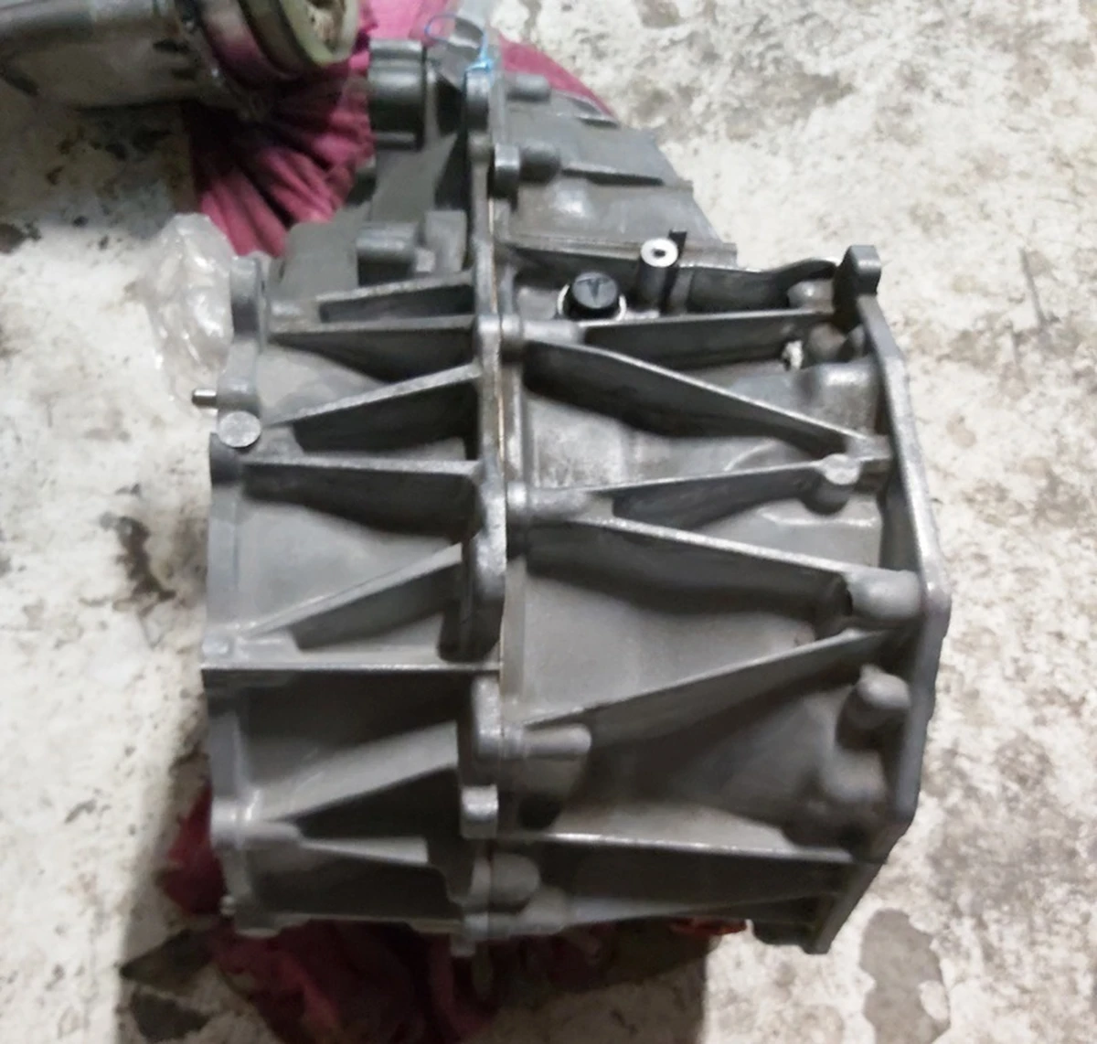 1 Мотор задний 3DU LOW CURRENT без статора-ротора и навесного оборудования Tesla Model 3, Model Y 1120990-00-J