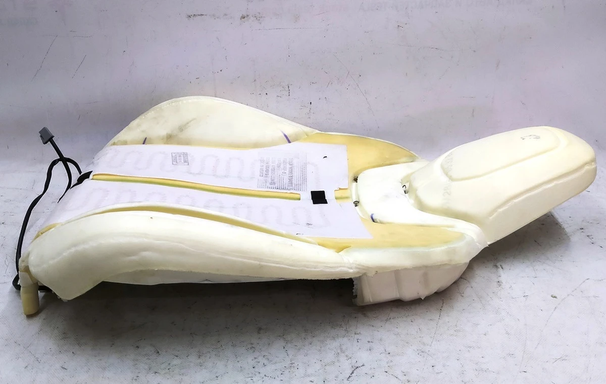 2 Пінний наповнювач спинки пасажирського сидіння з підігрівом GEN1 Tesla model S 1058006-02-B