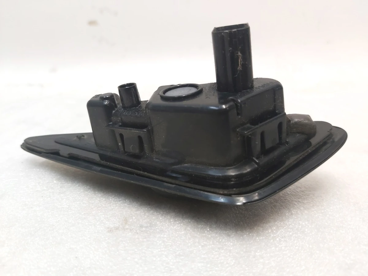 3 Повторитель поворота левый (камера) накладка Carbon Tesla model 3 1125106-77-E