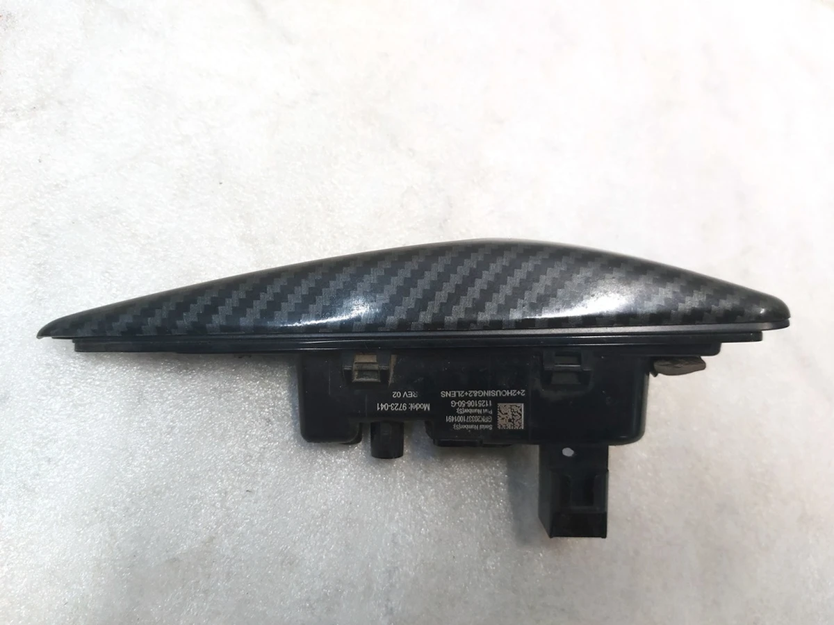 3 Повторитель поворота левый (камера) накладка Carbon Tesla model 3 1125106-77-E